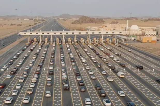 الموقوفون مرروا مخالفين لأنظمة الحج من مراكز الضبط الأمني (واس)