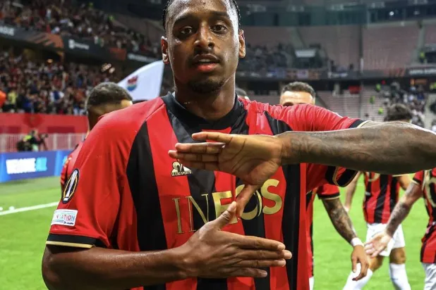 بابلو روزاريو لاعب خط وسط نادي نيس (نيس الفرنسي) 