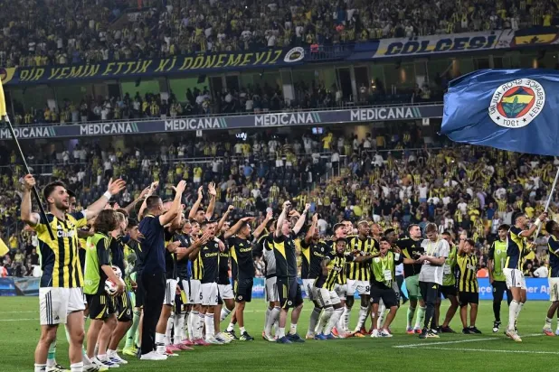 Mourinho’s Fenerbahce Rallies with 5 Goals to Beat Feyenoord in Champions League Qualifying