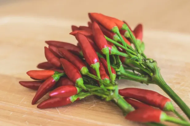 الفلفل الحار يُعد مصدراً رائعاً لمضادات الأكسدة التي تحمي خلايانا وتعزز صحتنا