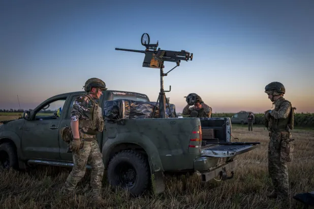 أوكرانيا تأمر بإجلاء عائلات من بلدات قريبة من الشرق حيث يحقق الجيش الروسي تقدماً سريعاً (أ.ب)