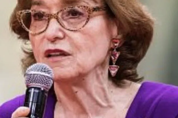 الوزيرة الفرنسية السابقة نويل لونوار (متداولة)