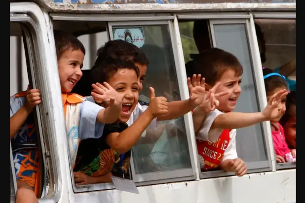 النوم الجيد ليلاً يساعد الطلاب على التركيز والانتباه (رويترز) 