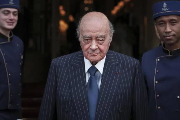 رئيس مجموعة هارودز السابق محمد الفايد قبل رحيله (أ.ب)