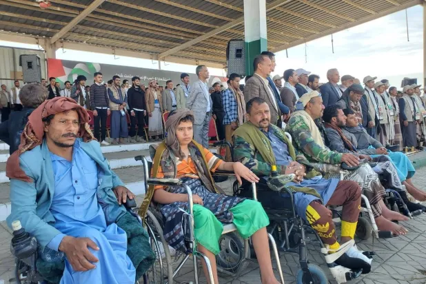 الحوثيون يستغلون جرحاهم للمشاركة في فعاليات تعبوية (إكس)