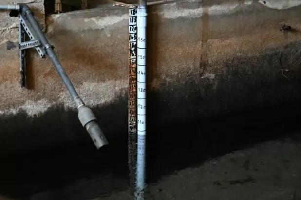 Low water levels are seen at the source feeding the pumping station of the Beirut and Mount Lebanon Water Establishment in Dbayeh © Joseph EID / AFP/File
