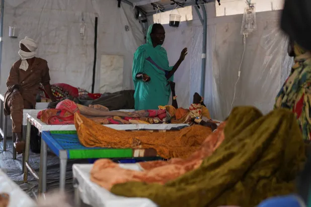 الاتحاد الأوروبي يدعو إلى السماح بدخول المساعدات الإنسانية الدولية بشكل عاجل (رويترز) 