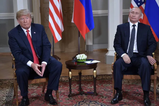التقى الرئيس الأميركي دونالد ترمب نظيره الروسي فلاديمير بوتين في هلسنكي يوم 16 يوليو 2018 (أ.ف.ب)