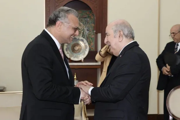 الرئيس الجزائري مستقبلاً المستشار الخاص للرئيس الأميركي في 27 يوليو الماضي (الرئاسة الجزائرية)