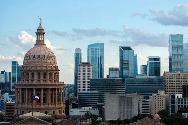 صورة جوية لمبنى الكابيتول في أوستن بتكساس (أ.ف.ب)