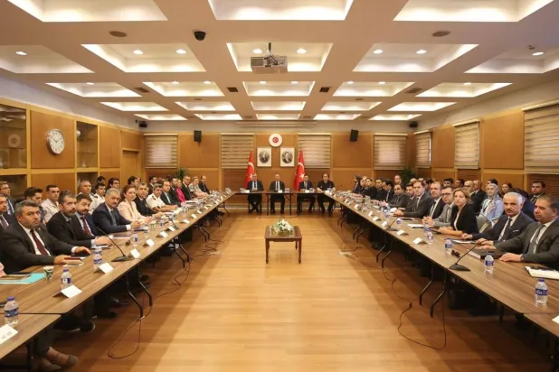 جانب من الاجتماع التنسيقي بين المؤسسات التركية بشأن العلاقات مع سوريا (الخارجية التركية)