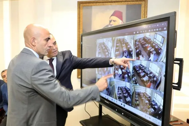 وزير التعليم المصري داخل غرفة عمليات متابعة امتحانات الثانوية العامة في وقت سابق (وزارة التربية والتعليم)