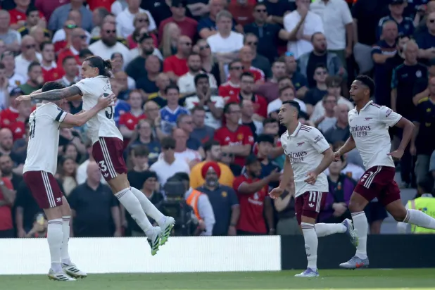 فرحة ارسنال بهدف الفوز (إ.ب.أ)