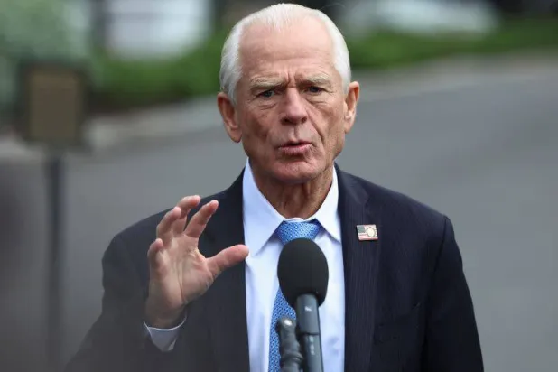 المستشار التجاري للبيت الأبيض بيتر نافارو (رويترز)