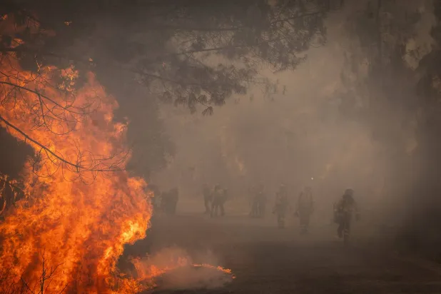 حريق غابات في فيلامارتين دي فالديوراس بغاليسيا في إسبانيا (إ.ب.أ)