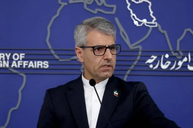 المتحدث باسم وزارة الخارجية الإيرانية إسماعيل بقائي خلال مؤتمر صحافي في طهران الاثنين (إرنا)