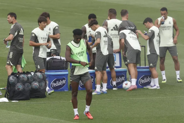 ريال مدريد يستعد لموسم جديد بمدرب جديد (إ.ب.أ)