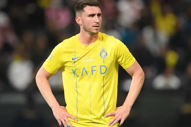 الإسباني إيمريك لابورت لاعب نادي النصر (رويترز)