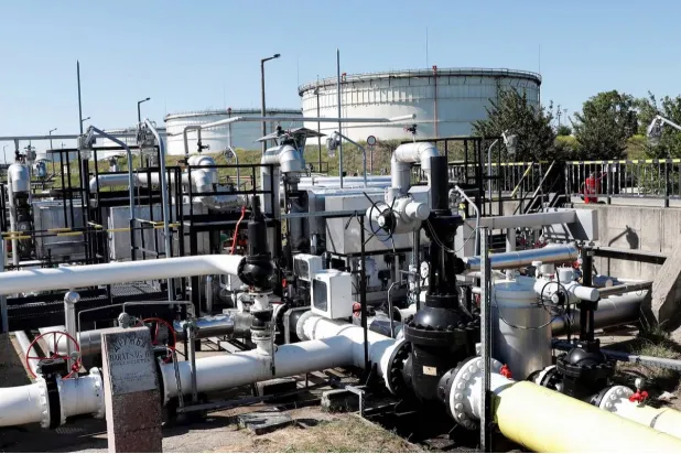 خط أنابيب النفط دروغبا بين المجر وروسيا (رويترز)