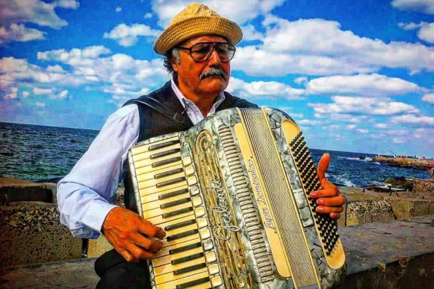 عمل فوتوغرافي ضمن المعرض للفنان أحمد راضي (الشرق الأوسط)