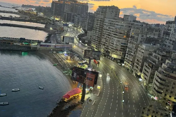 مقترح برلماني بأن يبدأ يوم المصريين مع حلول الخامسة فجراً (محافظة الإسكندرية)
