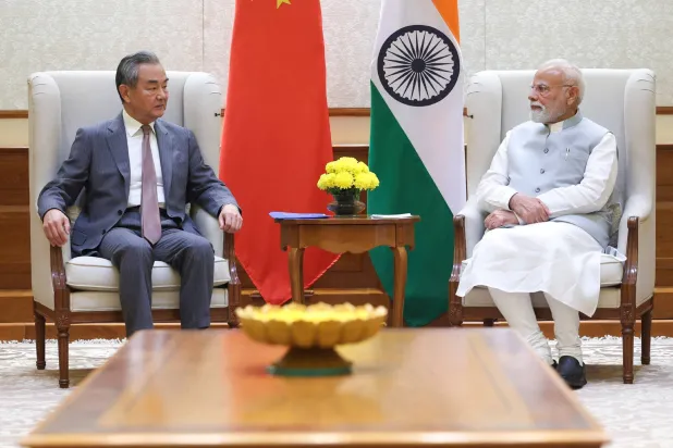 رئيس الوزراء الهندي ناريندرا مودي يلتقي وزير الخارجية الصيني وانغ يي في نيودلهي... 19 أغسطس 2025 (رويترز)