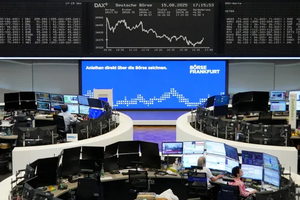 رسم بياني لمؤشر الأسهم الألماني «داكس» في بورصة فرانكفورت (رويترز)