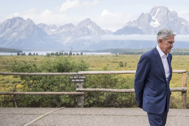 رئيس «الاحتياطي الفيدرالي» خلال مشاركته في ندوة جاكسون هول عام 2023 (رويترز)