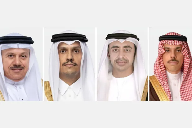 الأمير فيصل بن فرحان والشيخ عبد الله بن زايد والشيخ محمد بن عبد الرحمن والدكتور عبد اللطيف الزياني (الخارجية السعودية)