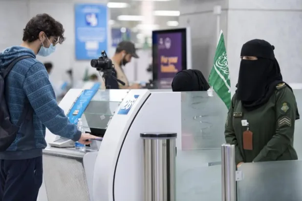 المرأة السعودية ركيزة أساسية في دفع عجلة التنمية وبناء المجتمع (واس)