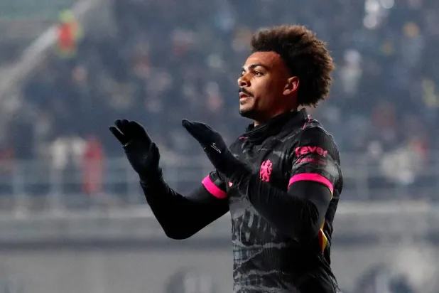 المدافع البرتغالي الدولي ريناتو فيغا (رويترز)