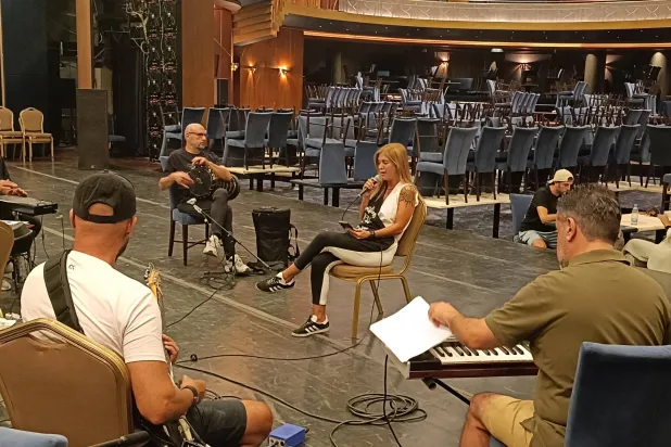 خلال التمرينات لحفل {أيام اللولو} (ألين لحود)
