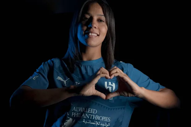 غزلان شباك بقميص الهلال (نادي الهلال)