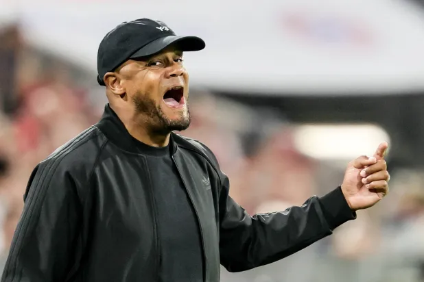 فينسنت كومباني المدير الفني لفريق بايرن ميونيخ الألماني (إ.ب.أ)