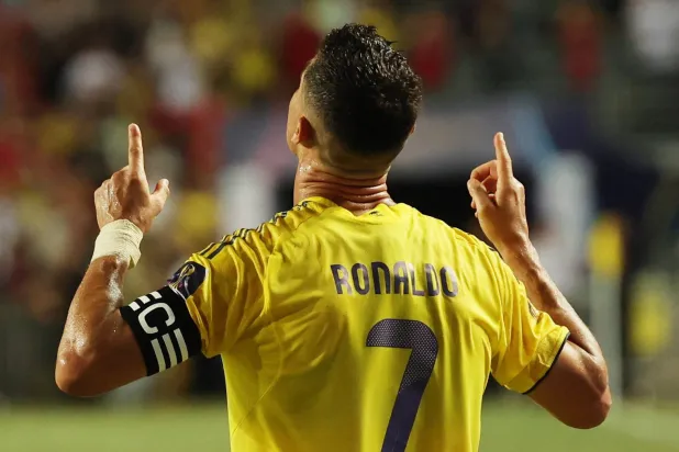 كريستيانو رونالدو يواصل كتابة التاريخ (رويترز)