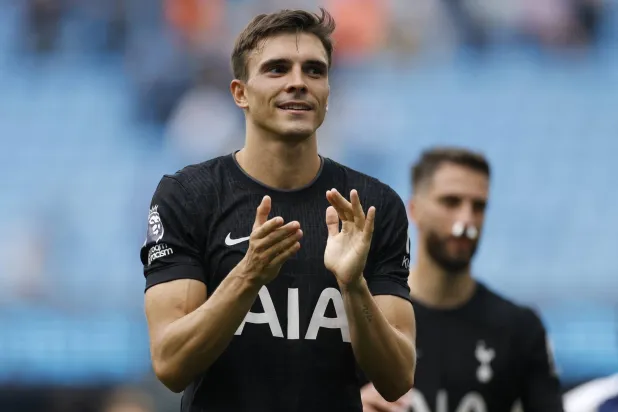 جواو بالينيا لاعب توتنهام الجديد المتألق (رويترز)