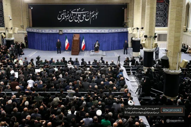 خامنئي متحدثاً خلال الاحتفال الأحد (إرنا)