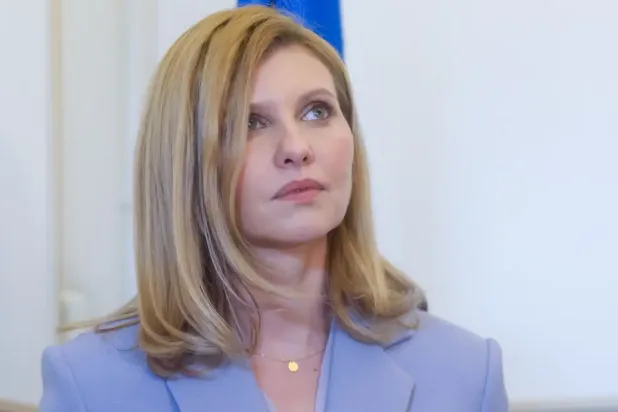 السيدة الأولى لأوكرانيا أولينا زيلينسكا تزور متحف الاحتلال اللاتفي مع زوجها في ريغا… لاتفيا 16 أكتوبر 2019 (أرشيفية - أ.ف.ب)