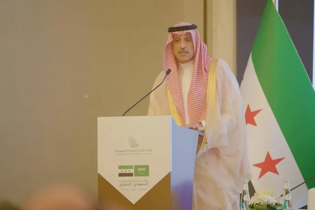 الرئيس التنفيذي للهيئة السعودية لتسويق الاستثمار خالد الخطاف خلال ملتقى الشراكة والاستثمار السعودي السوري في الرياض (الشرق الأوسط)