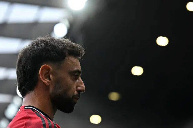 قائد مانشستر يونايتد برونو فرنانديز (أ.ف.ب) 