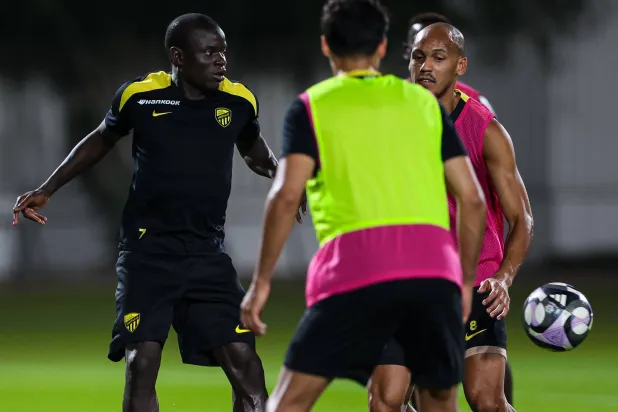 كانتي خلال مشاركته في تدريبات الاتحاد الأخيرة (نادي الاتحاد)