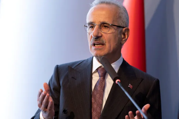 وزير النقل التركي عبد القادر أورال أوغلو (رويترز)