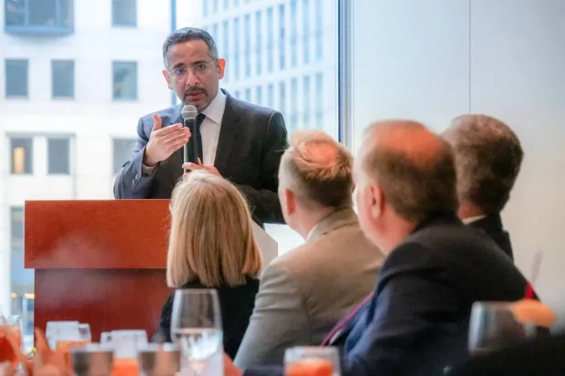 صورة أرشيفية للقاء الخريّف مع قادة القطاع الخاص الأميركي في شيكاغو خلال يوليو 2025 (وزارة الصناعة)