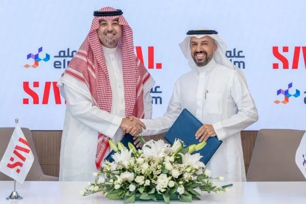 جانب من توقيع الاتفاقية بين الطرفين (الشرق الأوسط)