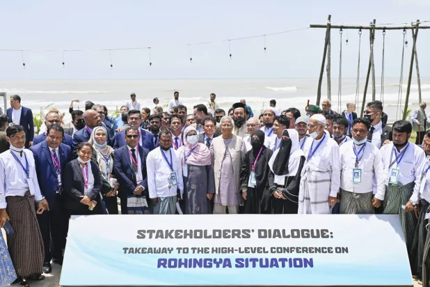 رئيس بنغلاديش المؤقت محمد يونس يتحدث خلال مؤتمر بشأن وضع الروهينغيا في كوكس بازار جنوب البلاد الاثنين (أ.ب)
