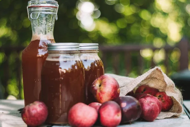 7 فوائد صحية لشرب خل التفاح قبل النوم 