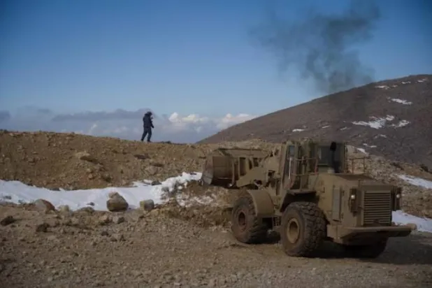 قوات إسرائيلية تعمل بمنطقة جبل الشيخ في صورة نشرت في 9 ديسمبر 2024 (رويترز)