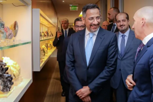 جانب من جولة وزير الصناعة والثروة المعدنية السعودي في مجمع أبحاث بولاية نورث كارولاينا (منصة إكس)