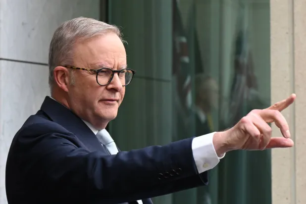 رئيس الوزراء الأسترالي أنتوني ألبانيز الذي أعلن قطع العلاقات الدبلوماسية مع إيران على خلفية الحادثين (إ.ب.أ)