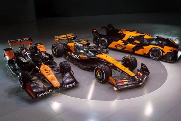 3 سيارات سباق مستقبلية من محفظة سباقات فريق مكلارين ريسينغ (سوذبيز)